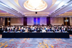 <b>正以更无缝、更高效的体例融入人日常糊口</b> 